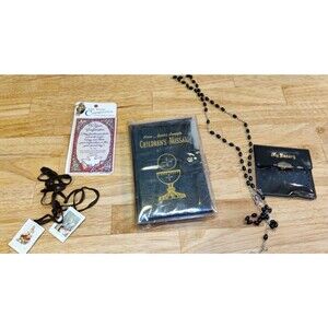 Children's Missal : An Easy Way of Participating at Mass for Boys and Girls 1977